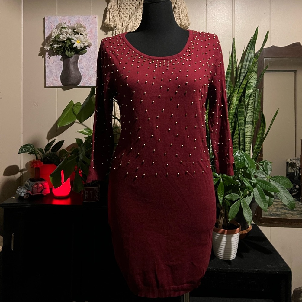 Alloy Apparel dress. Size Medium. Some of the balls are loose.